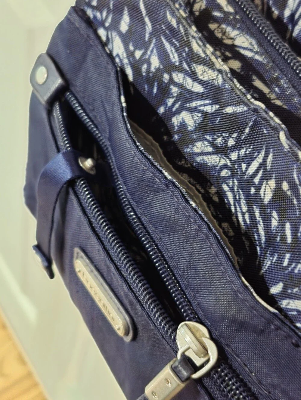 Baggalini Day trip Hobo Crossbody Bag In Navy Blue Floral